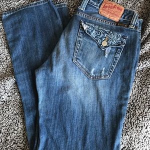 SOLD ‼️ Lucky Brand embroidered denim jeans